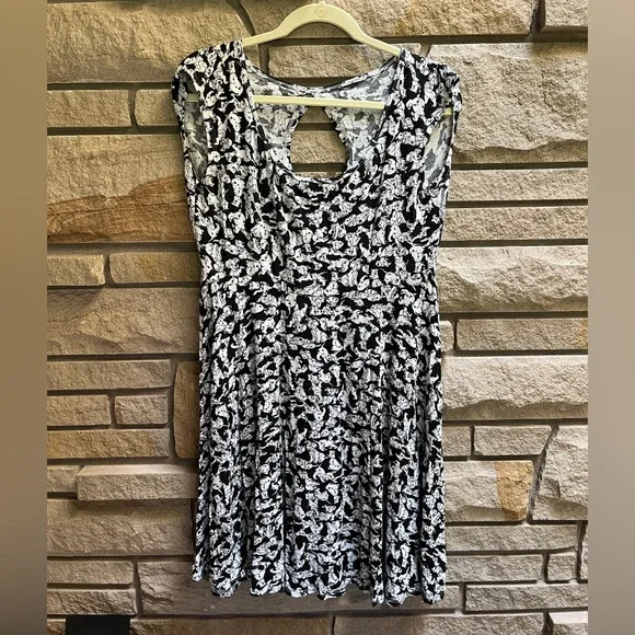 Hot Topic Disney 101 Dalmatians Dog Print Dress Black White Disneyland resort - Picture 7 of 9